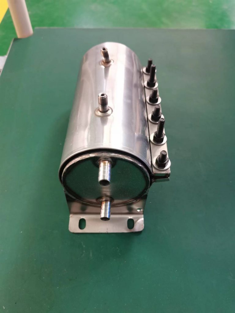 Alkaline electrolyzer cell